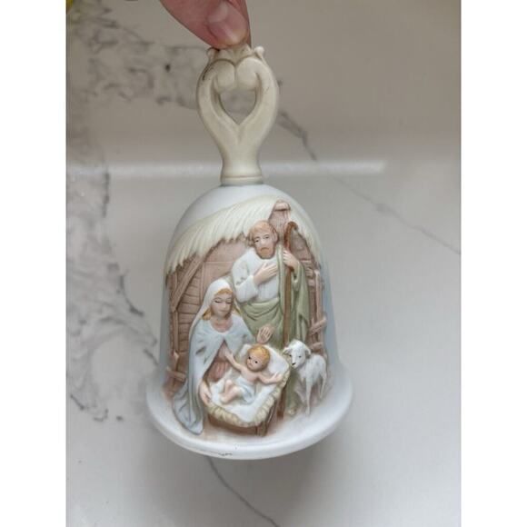 Vintage HOMCO Beautiful Nativity Bell 3D Christmas Decor 6" Tall Taiwan Holiday - Picture 2 of 5